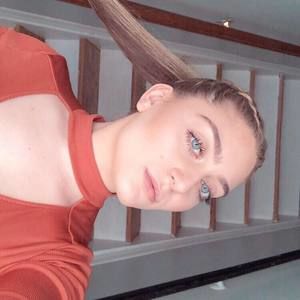 Meet your Posher, Jacqueline